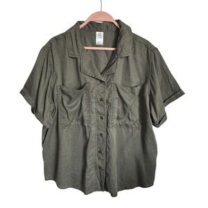 NWT Camp Shirt Womens Green Tencel Short Sleeve Button Front Pockets L Utility